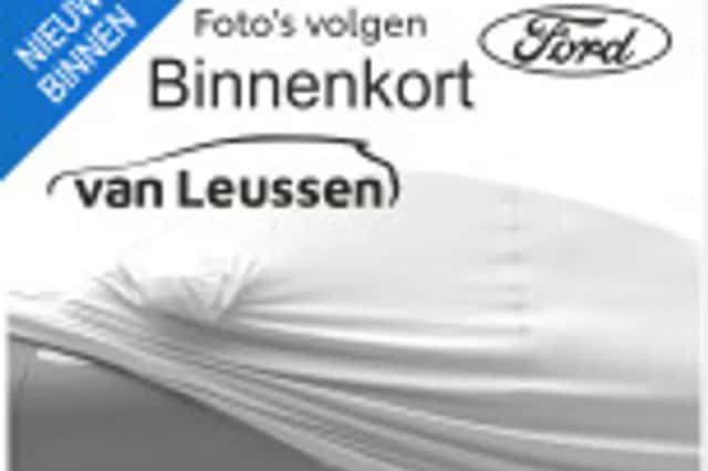 Ford Kuga (2023) thumbnail 2