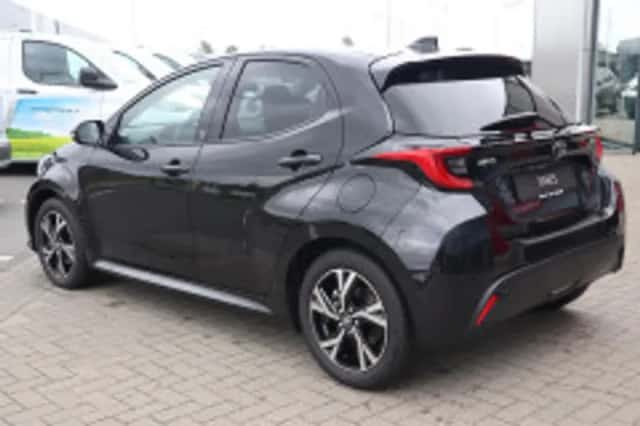 Toyota Yaris (2024) thumbnail 3