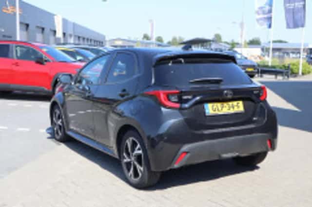 Toyota Yaris (2024) thumbnail 3