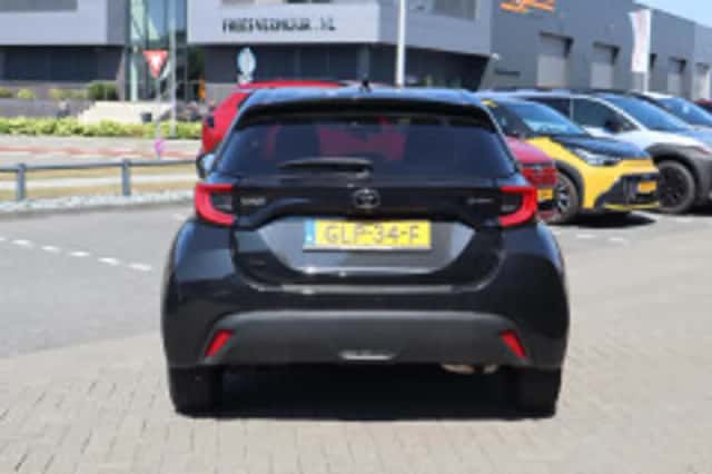 Toyota Yaris (2024) thumbnail 4