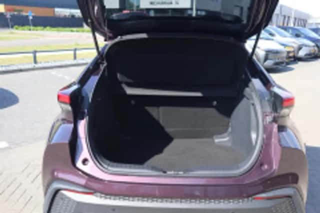 Toyota C hr (2024) thumbnail 5