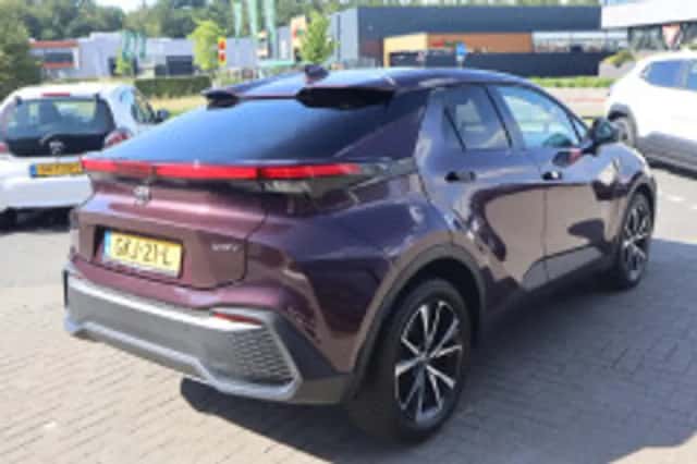 Toyota C hr (2024) thumbnail 6