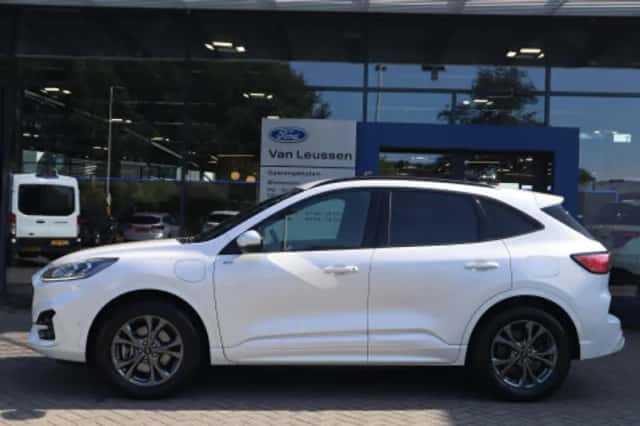 Ford Kuga (2021) thumbnail 2