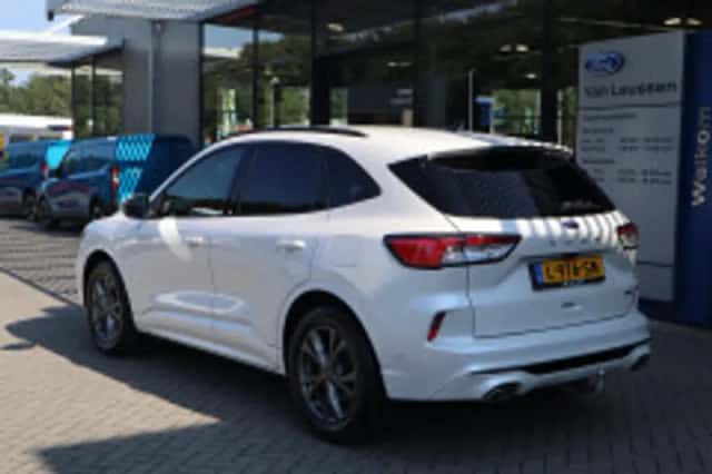 Ford Kuga (2021) thumbnail 3