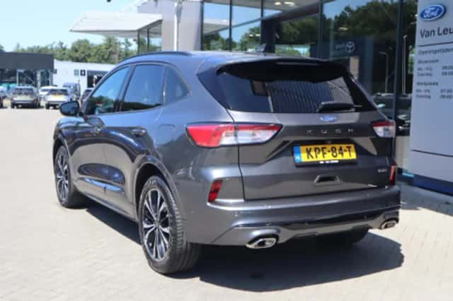 Ford Kuga (2023) thumbnail 2