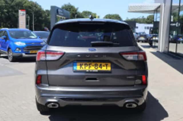 Ford Kuga (2023) thumbnail 3