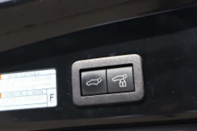 Toyota Corolla Cross (2023) thumbnail 6