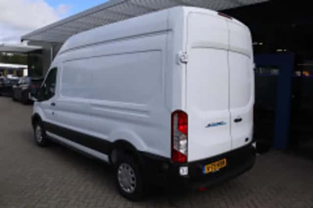 Ford E-Transit (2024) thumbnail 3