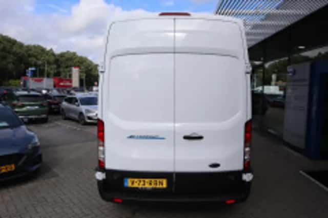 Ford E-Transit (2024) thumbnail 4