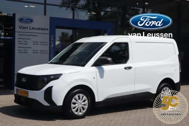Ford Transit Courier (2024) thumbnail 1