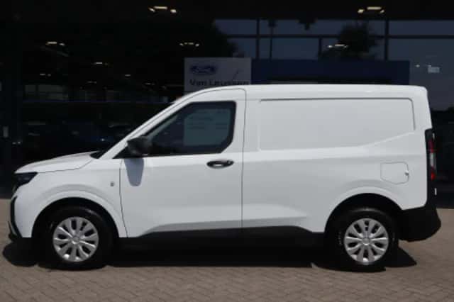 Ford Transit Courier (2024) thumbnail 2