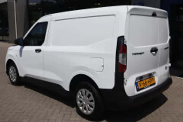 Ford Transit Courier (2024) thumbnail 3