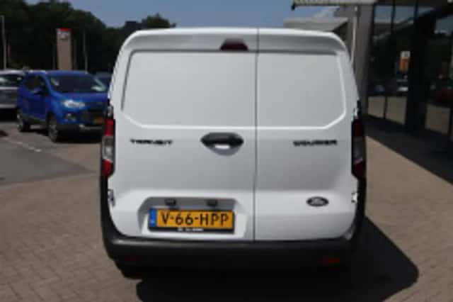 Ford Transit Courier (2024) thumbnail 4