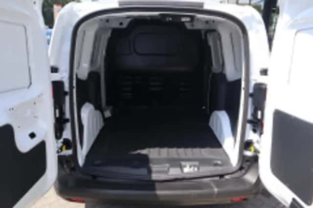 Ford Transit Courier (2024) thumbnail 5