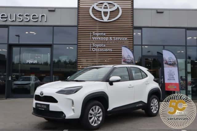 Toyota Yaris Cross (2025) thumbnail 1