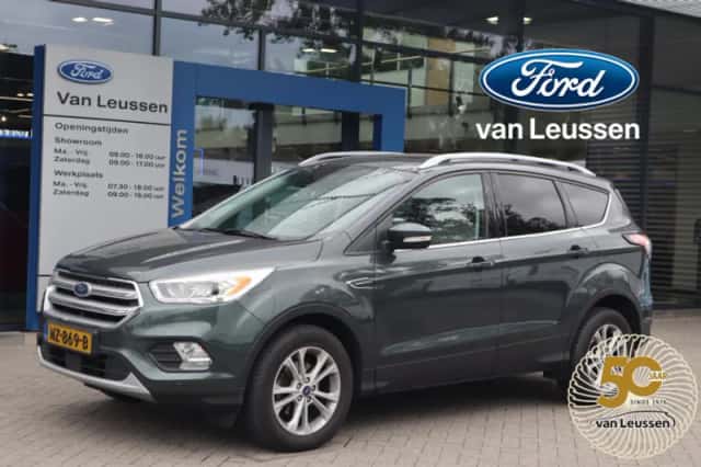 Ford Kuga (2017) thumbnail 1