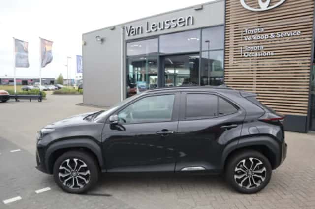 Toyota Yaris Cross (2025) thumbnail 2