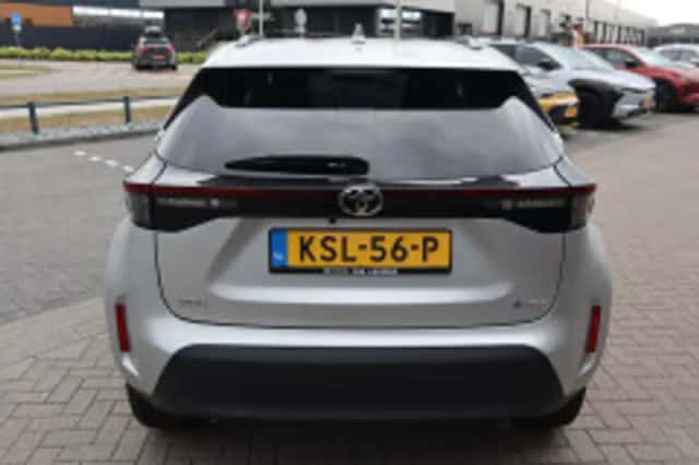 Toyota Yaris Cross (2025) thumbnail 4