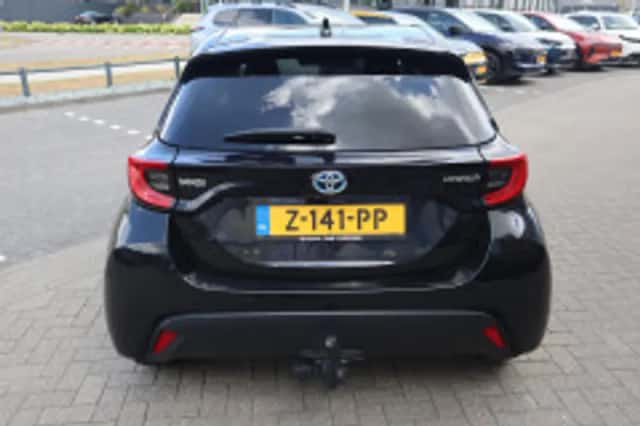 Toyota Yaris (2023) thumbnail 4