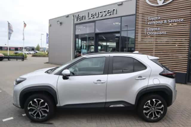 Toyota Yaris Cross (2025) thumbnail 2