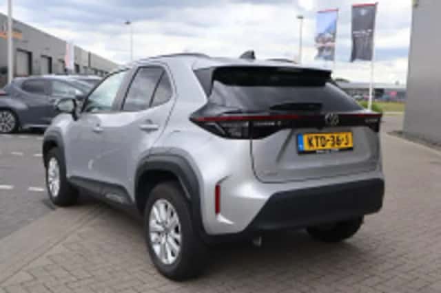 Toyota Yaris Cross (2025) thumbnail 3