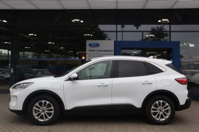 Ford Kuga (2022) thumbnail 2