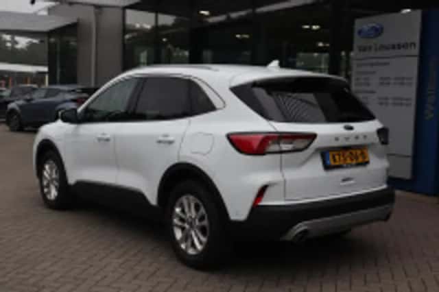 Ford Kuga (2022) thumbnail 3