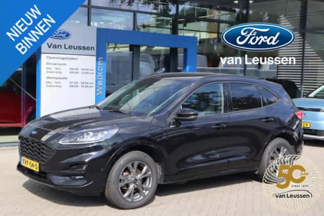 Ford Kuga (2023) thumbnail 1