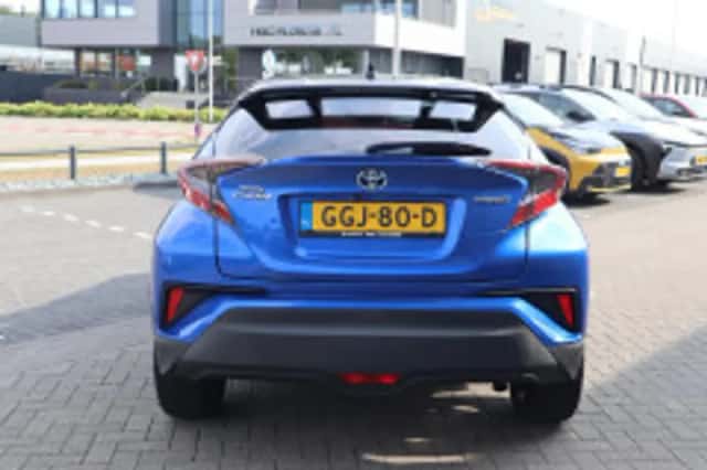 Toyota C hr (2019) thumbnail 4