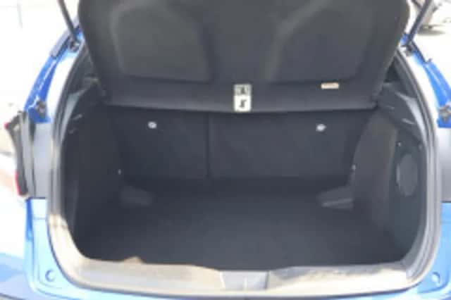 Toyota C hr (2019) thumbnail 5