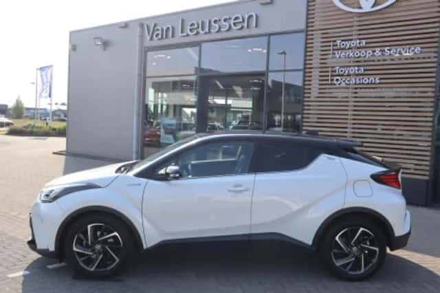 Toyota C hr (2020) thumbnail 2