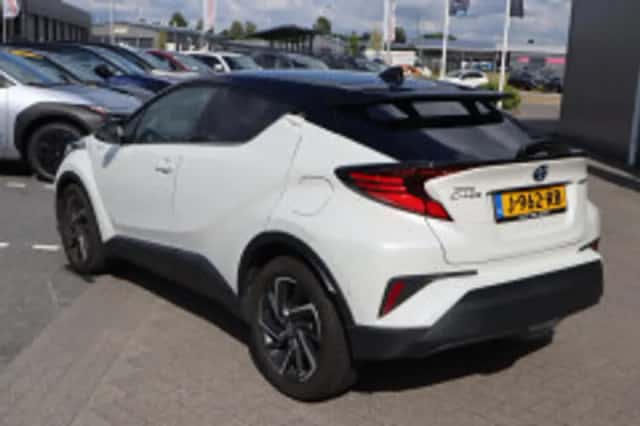 Toyota C hr (2020) thumbnail 3