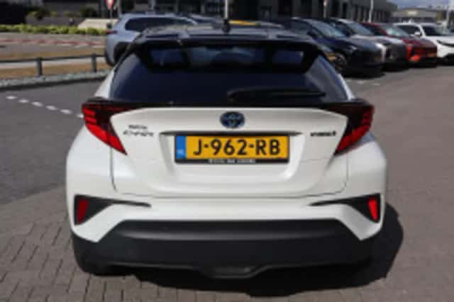 Toyota C hr (2020) thumbnail 4