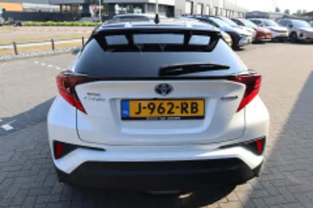 Toyota C hr (2020) thumbnail 4