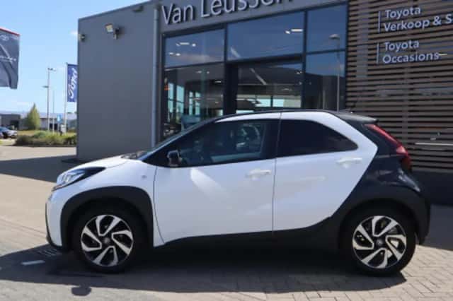 Toyota Aygo (2024) thumbnail 2