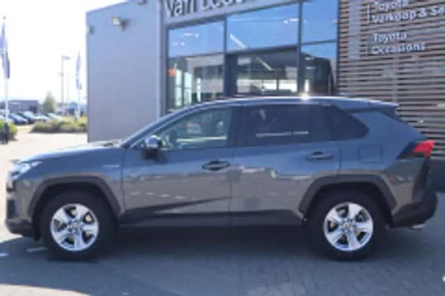 Toyota RAV4 (2021) thumbnail 3