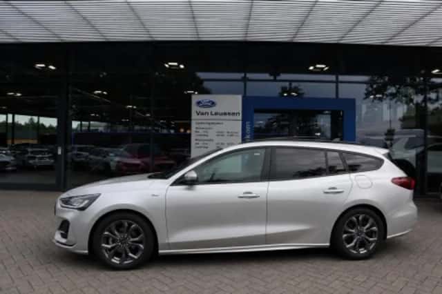 Ford Focus (2025) thumbnail 2