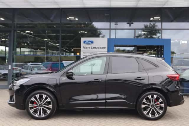 Ford Kuga (2025) thumbnail 2