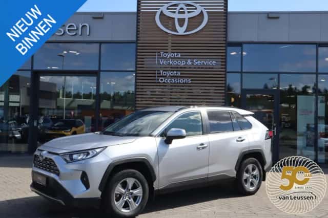 Toyota RAV4 (2024) thumbnail 1