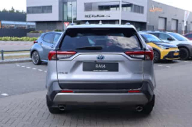 Toyota RAV4 (2024) thumbnail 4