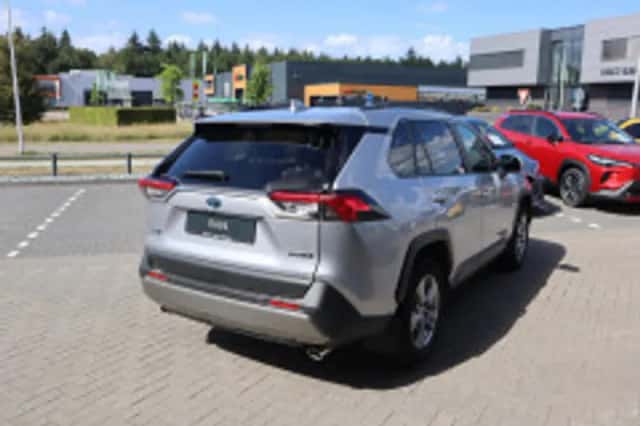 Toyota RAV4 (2024) thumbnail 6