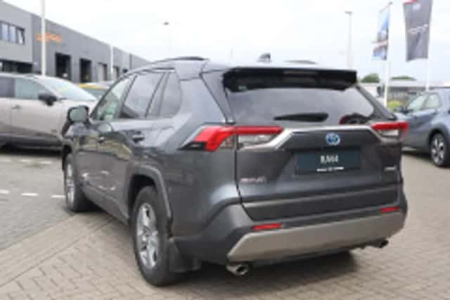 Toyota RAV4 (2024) thumbnail 3