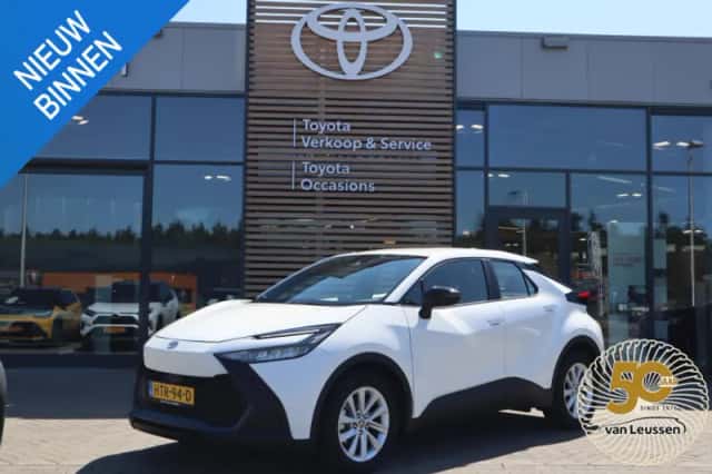 Toyota C-HR (2025) thumbnail 1