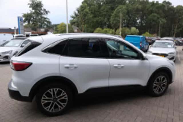 Ford Kuga (2022) thumbnail 5