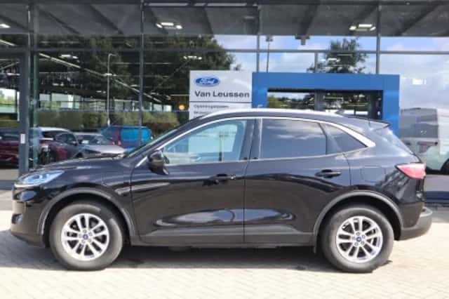 Ford Kuga (2022) thumbnail 2