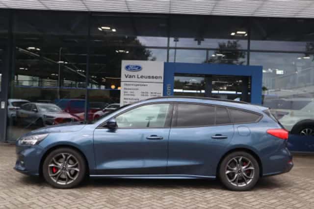 Ford Focus (2021) thumbnail 2