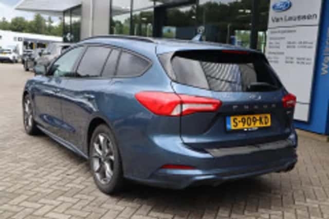 Ford Focus (2021) thumbnail 3