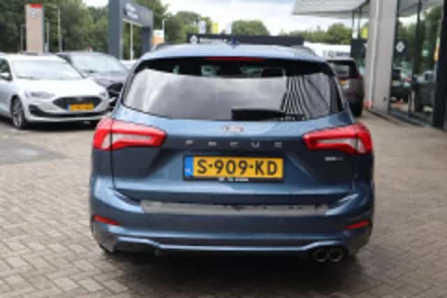 Ford Focus (2021) thumbnail 4