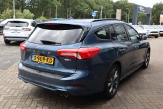Ford Focus (2021) thumbnail 6