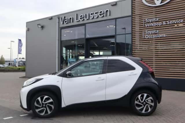 Toyota Aygo (2023) thumbnail 2